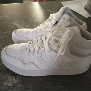 Adidas Big boy/mens basketball shoes 🏀